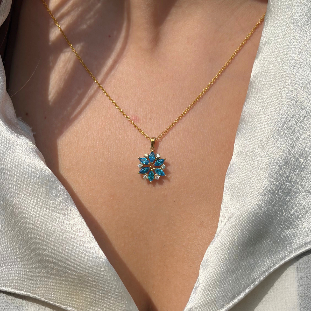 The Snowflake Hues